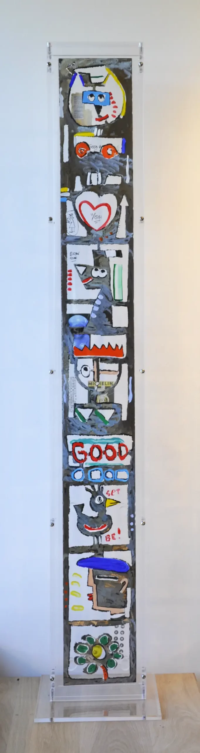 Totem " Good " - Œuvre en plexiglass + plaque acier superposé - Hauteur 151 cm